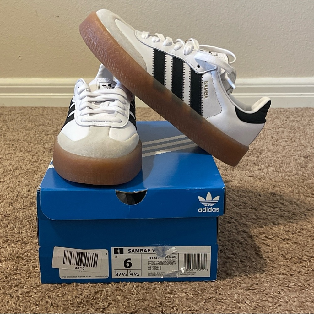 Adidas Sambae originals shoes - White and Black with Gum Sole women’s 6 new